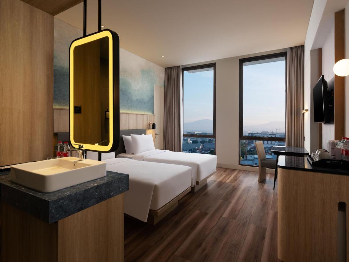 Hotel Santika Pasirkaliki Bandung Luaran gambar